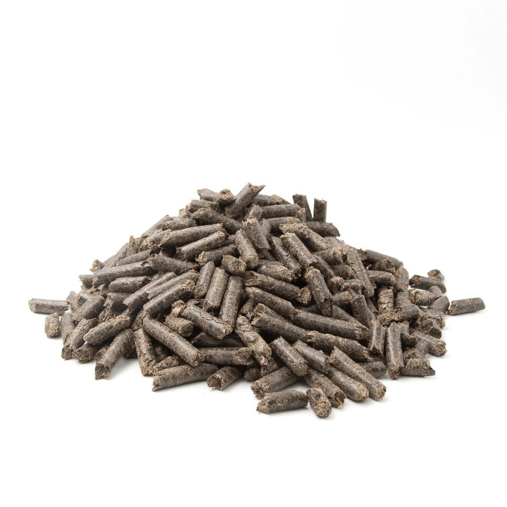 Celluloc biochar-infused absorbent pellets